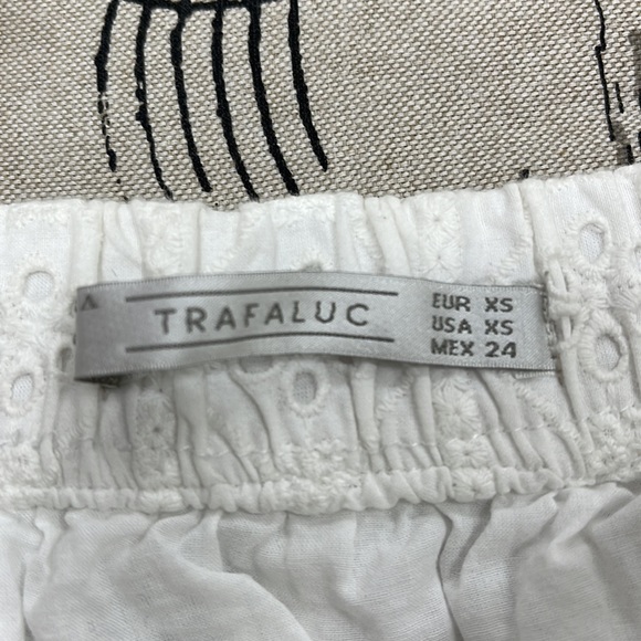 Trafaluc white skirt used - Picture 2 of 3